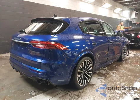 2023 Maserati Grecale Modena z USA, uszkodzony, nr VIN ZN682AVM0P7413082